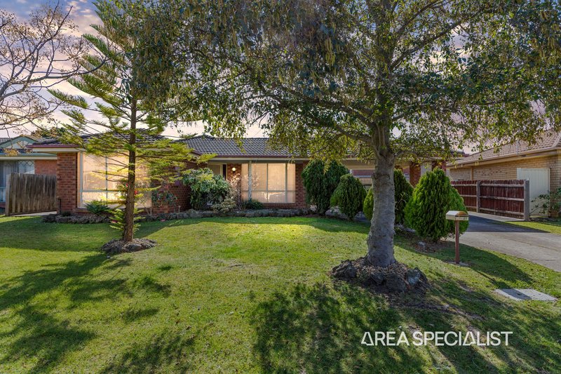 Photo - 27 Thomas Place, Pakenham VIC 3810 - Image 2