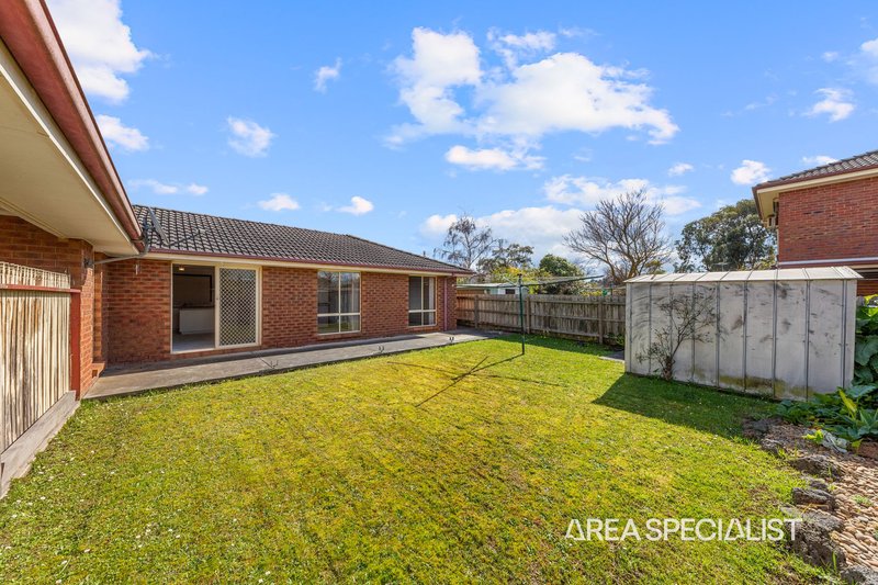 Photo - 27 Thomas Place, Pakenham VIC 3810 - Image 8