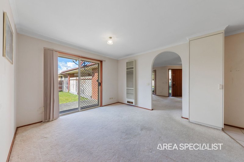 Photo - 27 Thomas Place, Pakenham VIC 3810 - Image 9