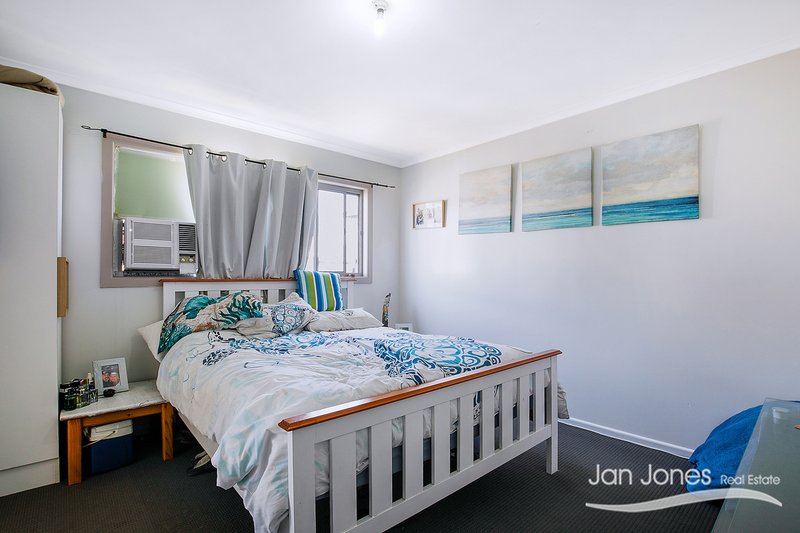 Photo - 27 Thompson Cres , Clontarf QLD 4019 - Image 10