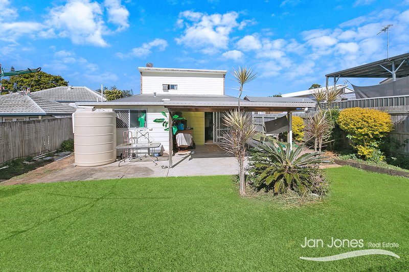 Photo - 27 Thompson Cres , Clontarf QLD 4019 - Image 15