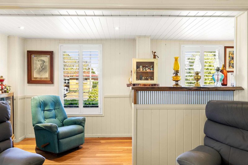 Photo - 27 Tomkinson Street, Wilsonton QLD 4350 - Image 2