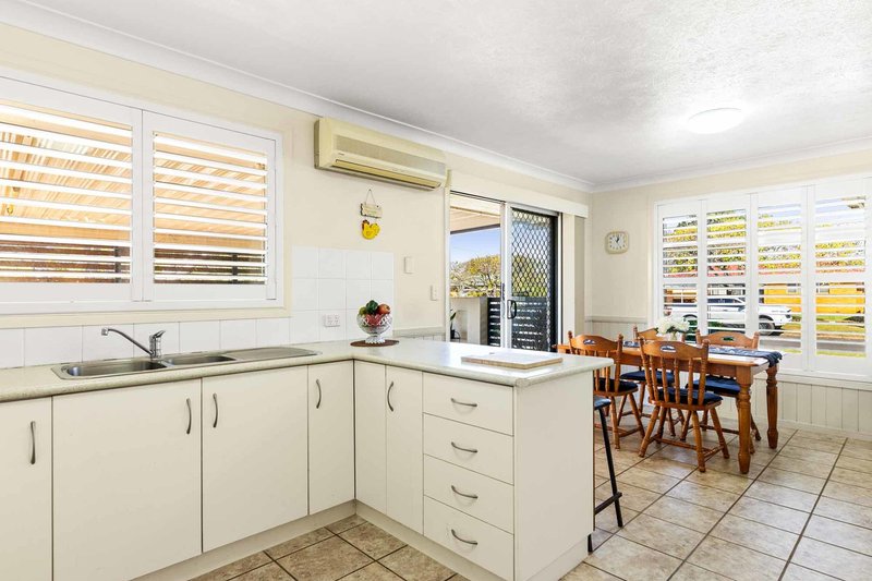 Photo - 27 Tomkinson Street, Wilsonton QLD 4350 - Image 9