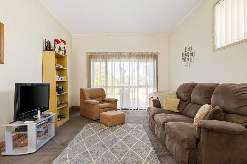 Photo - 27 Tomkinson Street, Wilsonton QLD 4350 - Image 10