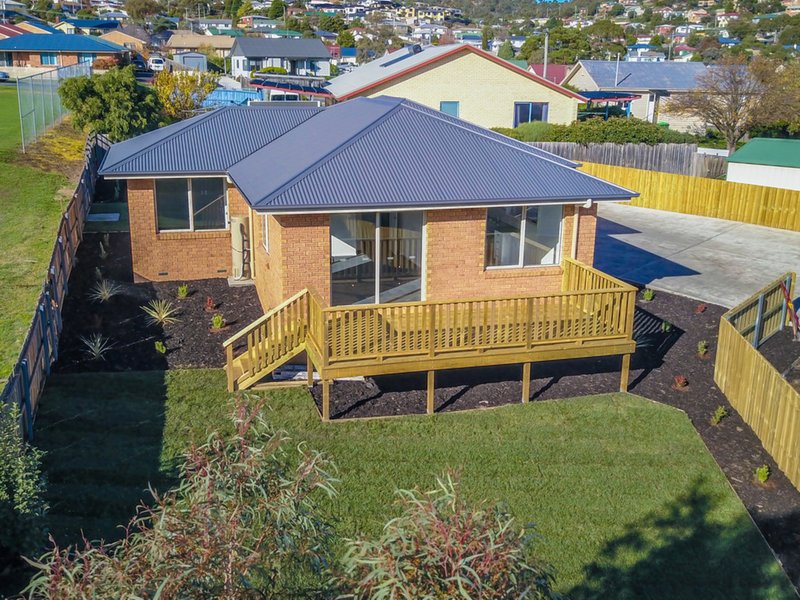 2/7 Torres Street, Warrane TAS 7018