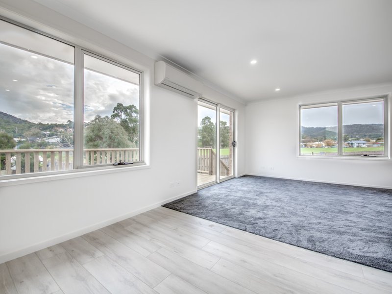 Photo - 2/7 Torres Street, Warrane TAS 7018 - Image 5