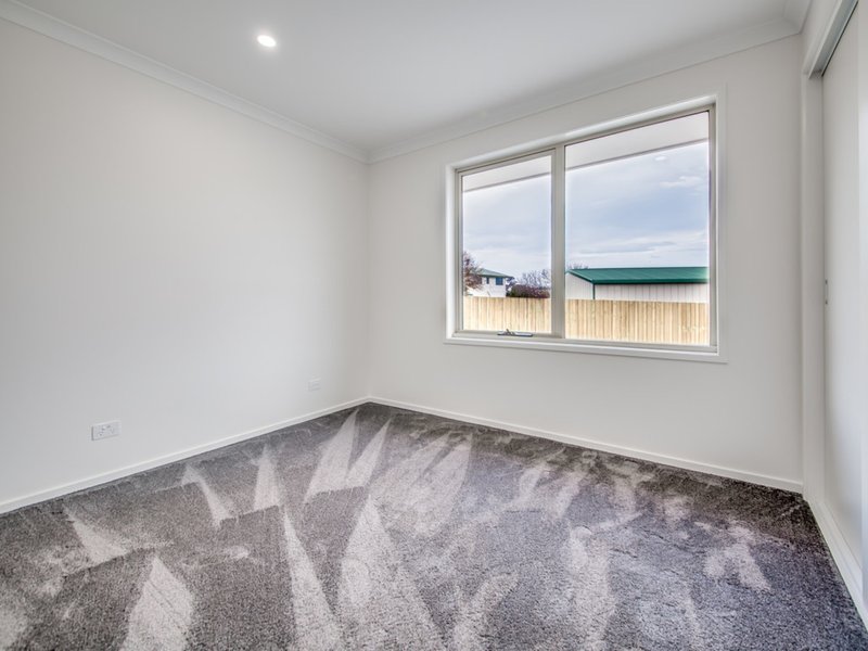 Photo - 2/7 Torres Street, Warrane TAS 7018 - Image 7