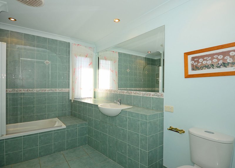 Photo - 27 Traviston Way, Burrum Heads QLD 4659 - Image 11