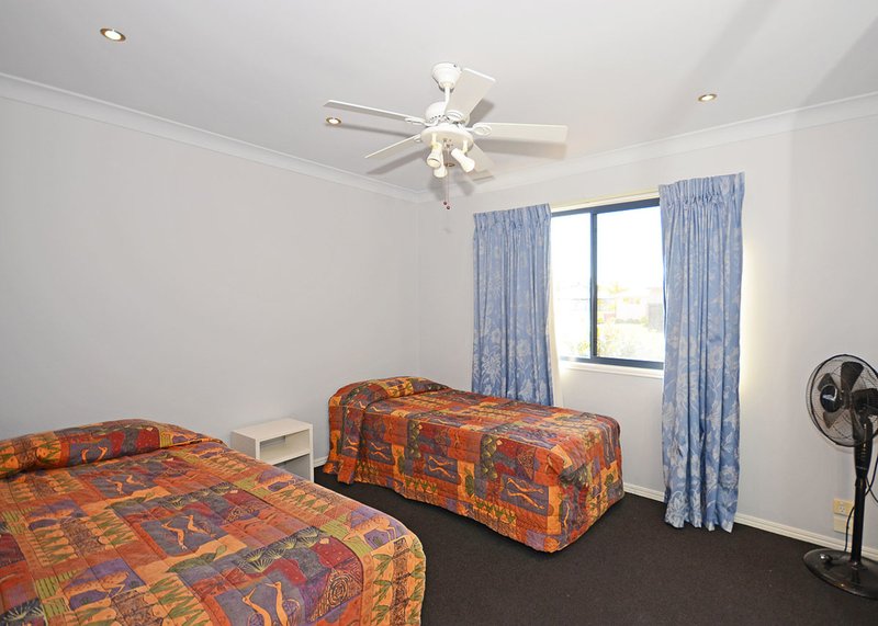 Photo - 27 Traviston Way, Burrum Heads QLD 4659 - Image 14