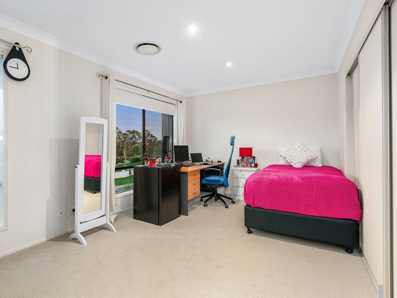 Photo - 27 Travorten Drive, Bridgeman Downs QLD 4035 - Image 15