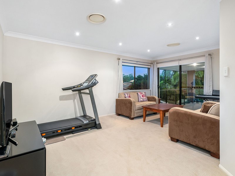 Photo - 27 Travorten Drive, Bridgeman Downs QLD 4035 - Image 18