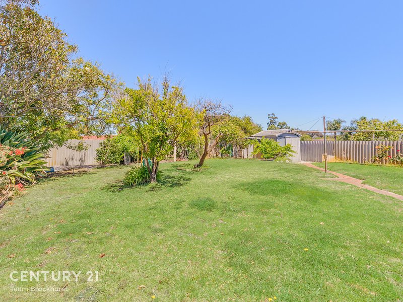 Photo - 27 Tremlett Street, Thornlie WA 6108 - Image 16