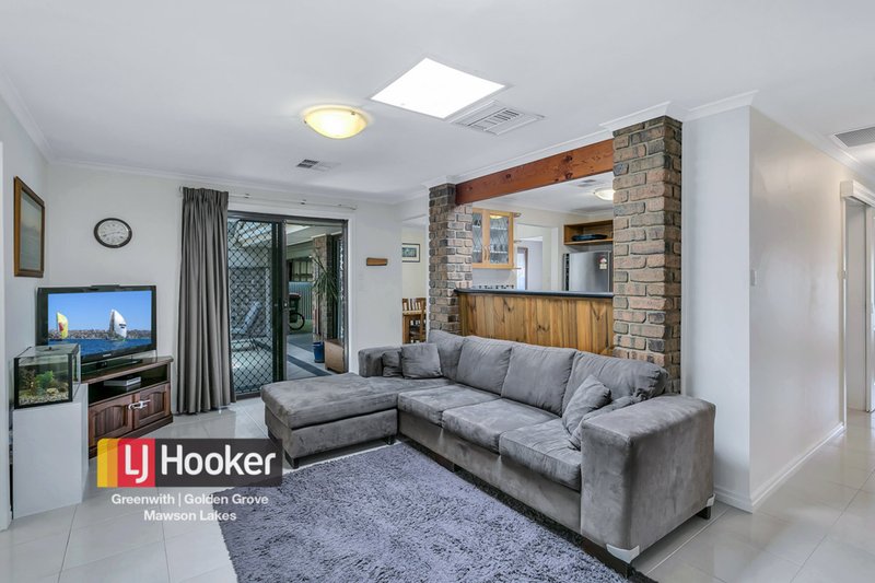 Photo - 27 Truscott Street, Modbury Heights SA 5092 - Image 7