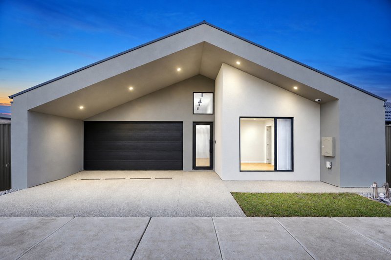 Photo - 27 Turquoise Way, Mickleham VIC 3064 - Image 1