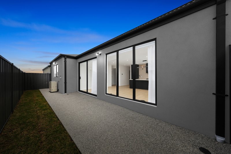 Photo - 27 Turquoise Way, Mickleham VIC 3064 - Image 17