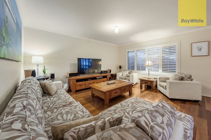 Photo - 27 Tusmore Rise, Roxburgh Park VIC 3064 - Image 8