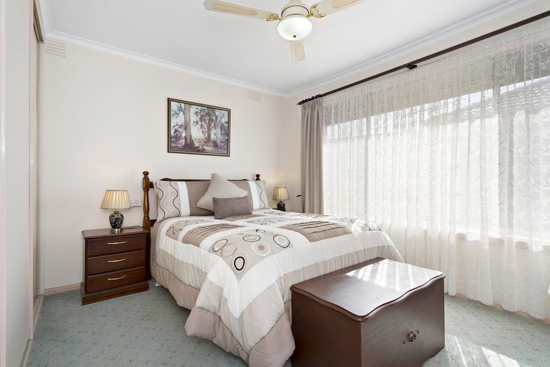 Photo - 27 Valerie Street, Lalor VIC 3075 - Image 6