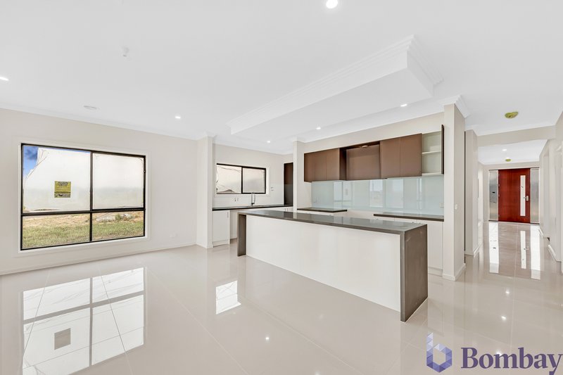 Photo - 27 Varanasi Drive, Wollert VIC 3750 - Image 3