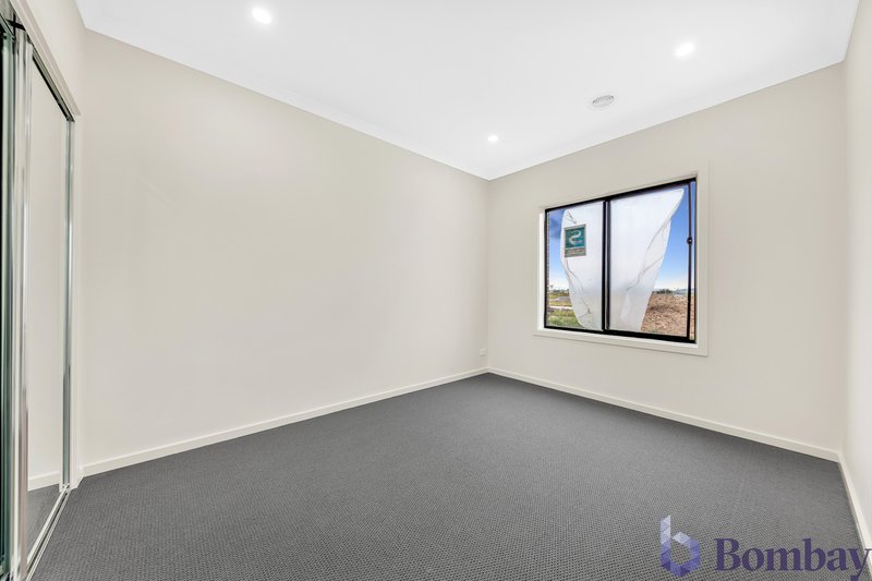 Photo - 27 Varanasi Drive, Wollert VIC 3750 - Image 11