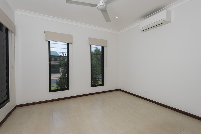 Photo - 27 Villaflor Crescent, Woolner NT 0820 - Image 6