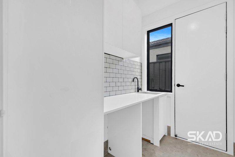 Photo - 27 Viola Street, Donnybrook VIC 3064 - Image 11