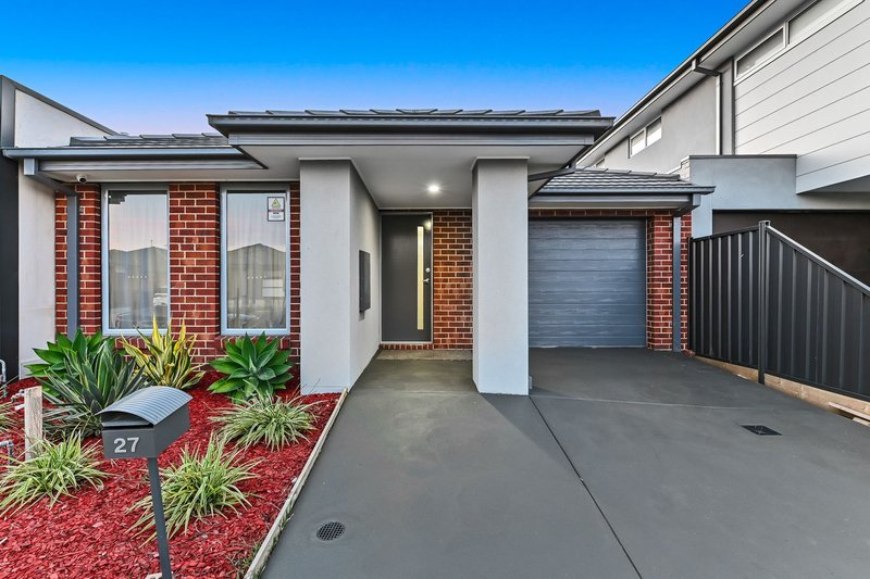 Photo - 27 Vision Drive, Hampton Park VIC 3976 - Image 2