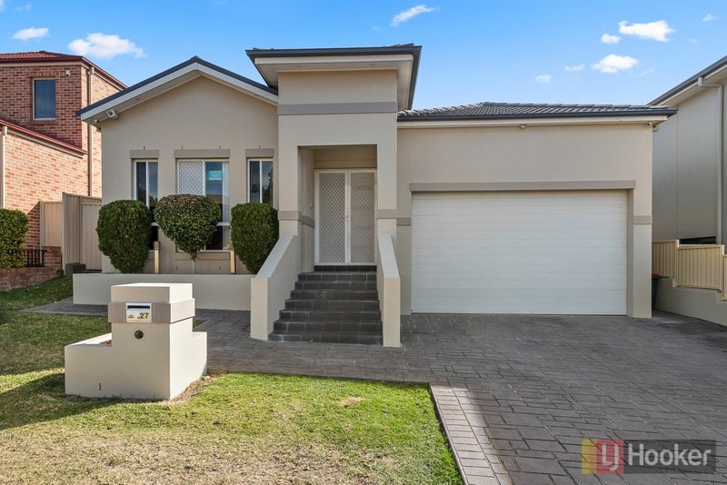 27 Wainewright Avenue, West Hoxton NSW 2171