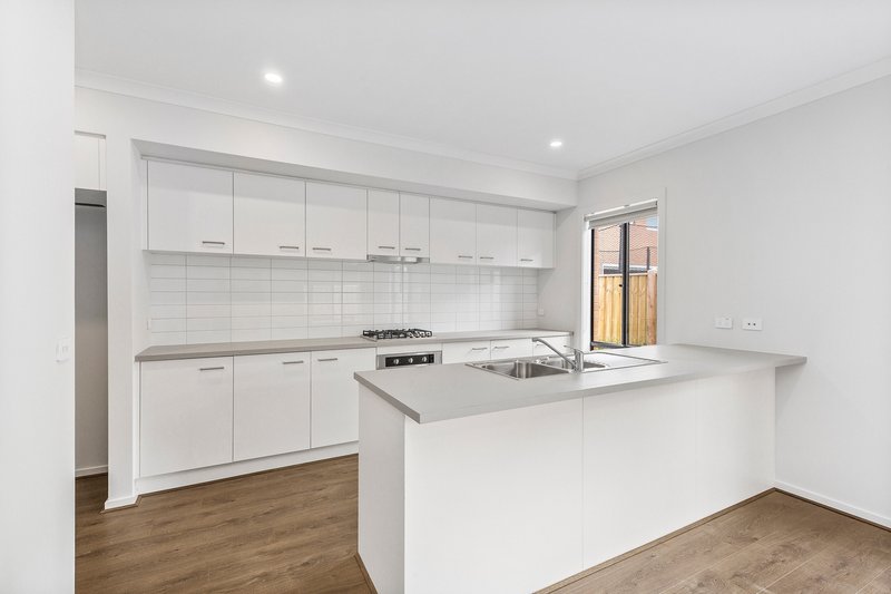 Photo - 27 Waldorf Avenue, Point Cook VIC 3030 - Image 3