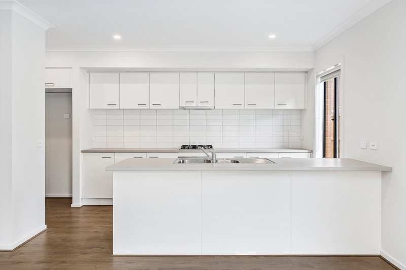 Photo - 27 Waldorf Avenue, Point Cook VIC 3030 - Image 4