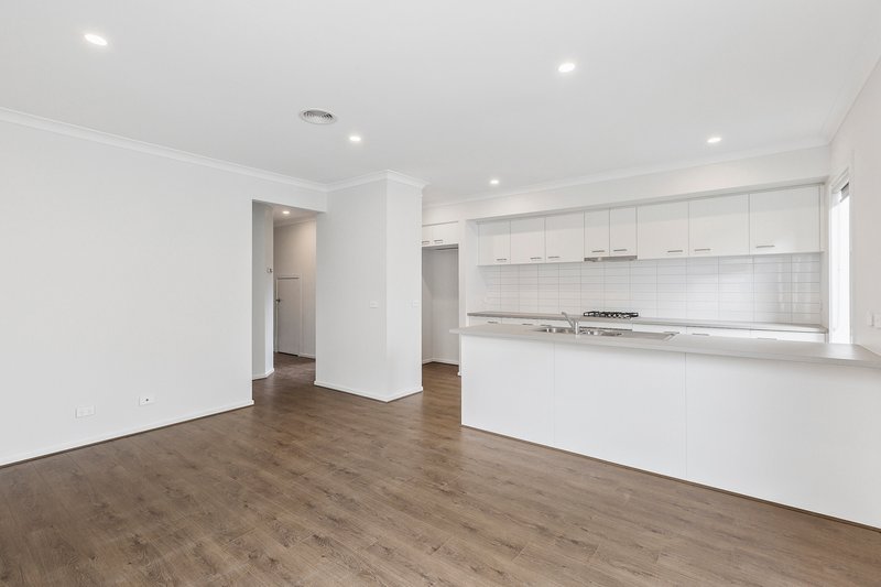 Photo - 27 Waldorf Avenue, Point Cook VIC 3030 - Image 5