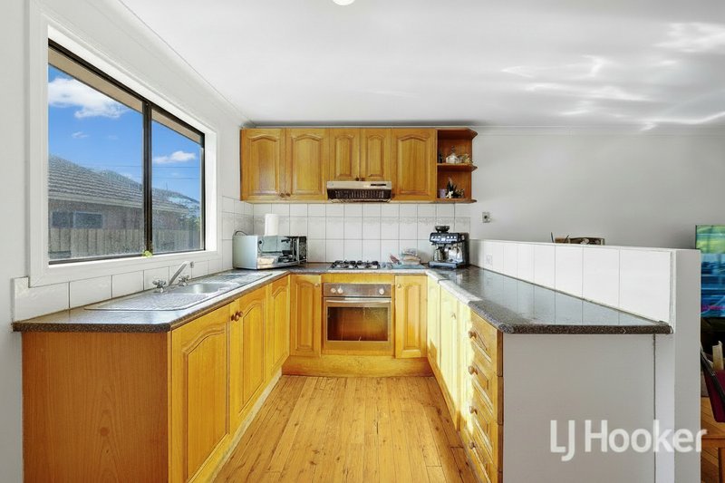 Photo - 27 Walsh Street, Ballan VIC 3342 - Image 5