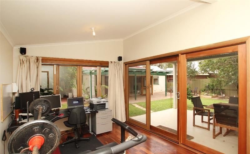 Photo - 27 Waratah Street, Seacliff SA 5049 - Image 10