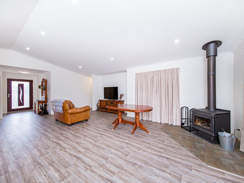 Photo - 27 Warren Court, Wondai QLD 4606 - Image 3