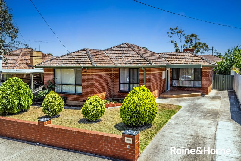 Photo - 27 Watford Road, St Albans VIC 3021 - Image 12