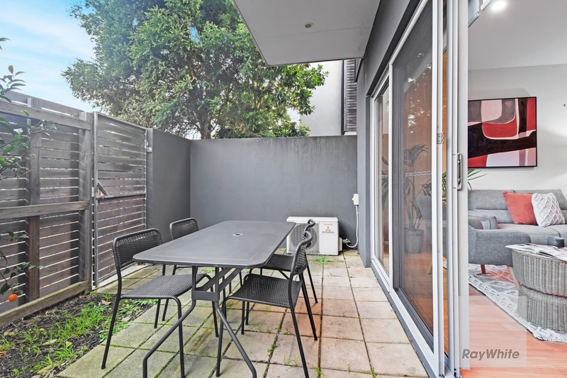 Photo - 27 Waxflower Crescent, Bundoora VIC 3083 - Image 12