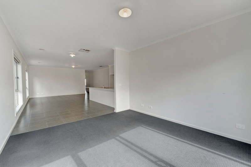 Photo - 27 Webster Street, Point Cook VIC 3030 - Image 14