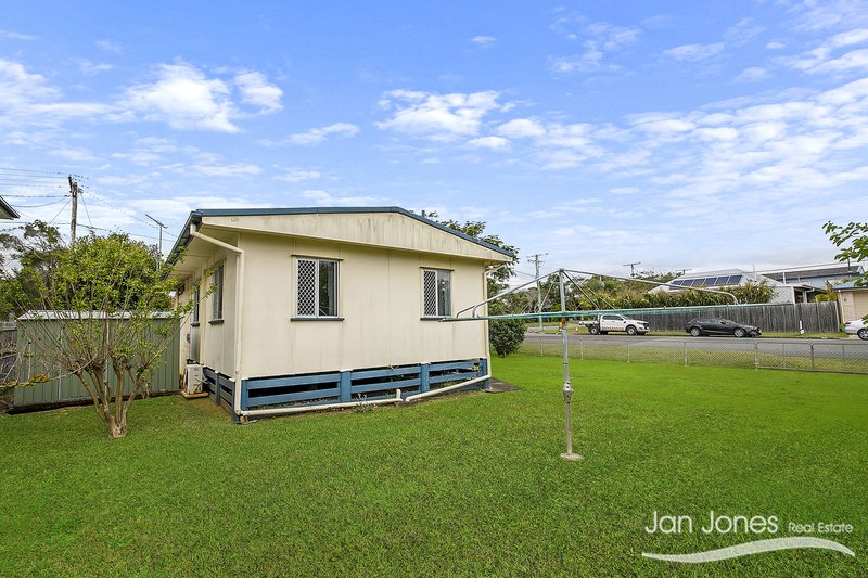 Photo - 27 Westbrook St , Woody Point QLD 4019 - Image 4