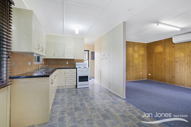 Photo - 27 Westbrook St , Woody Point QLD 4019 - Image 7