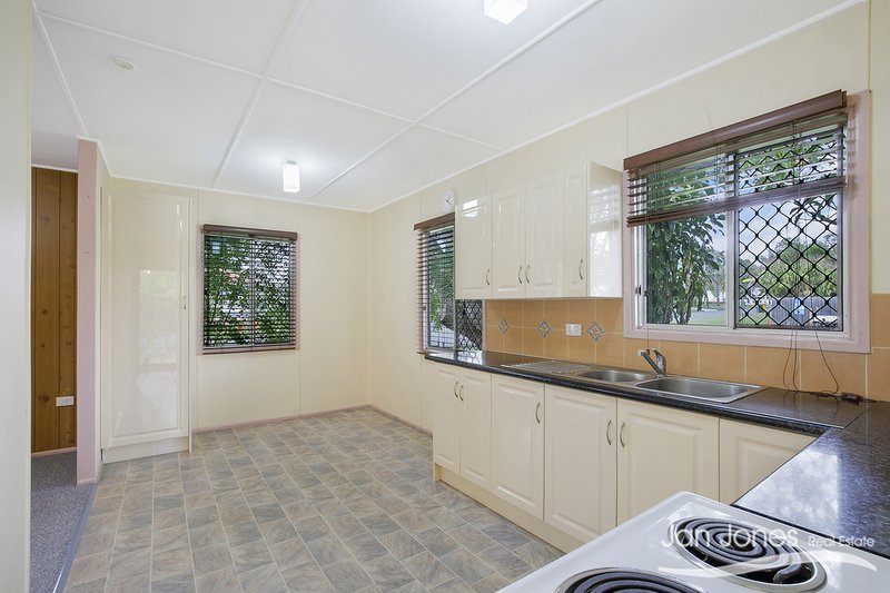 Photo - 27 Westbrook St , Woody Point QLD 4019 - Image 8