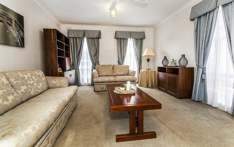 Photo - 27 Wetherby Road, Doncaster VIC 3108 - Image 2