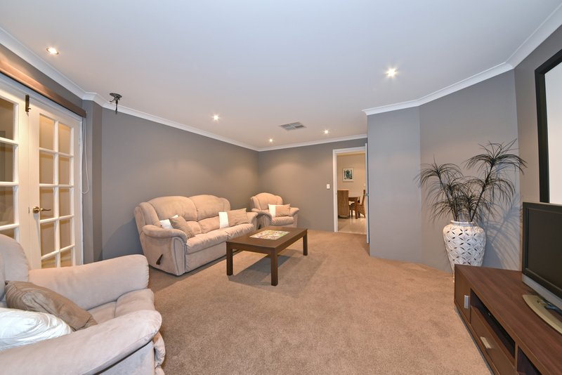 Photo - 27 Weymouth Boulevard, Quinns Rocks WA 6030 - Image 4