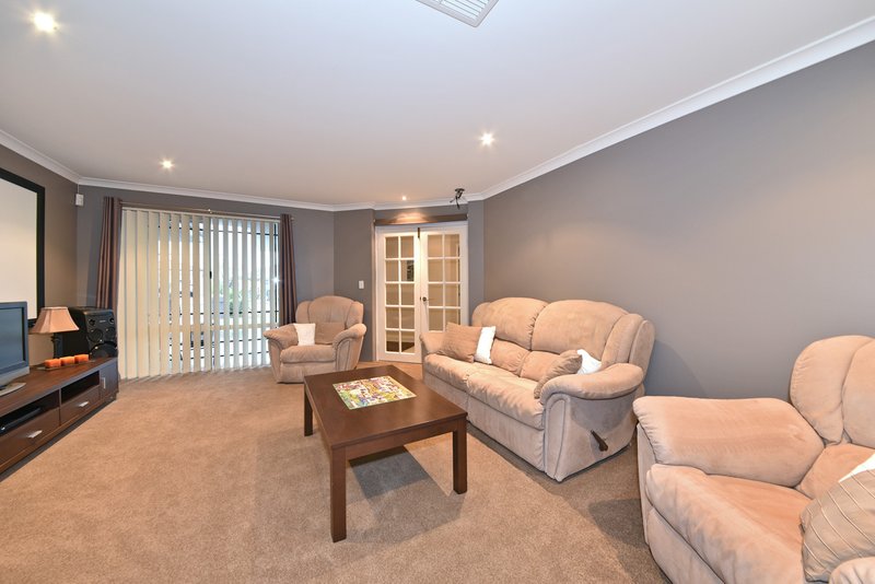 Photo - 27 Weymouth Boulevard, Quinns Rocks WA 6030 - Image 5