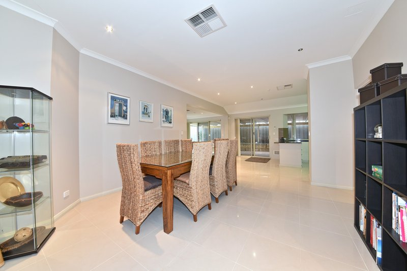 Photo - 27 Weymouth Boulevard, Quinns Rocks WA 6030 - Image 11