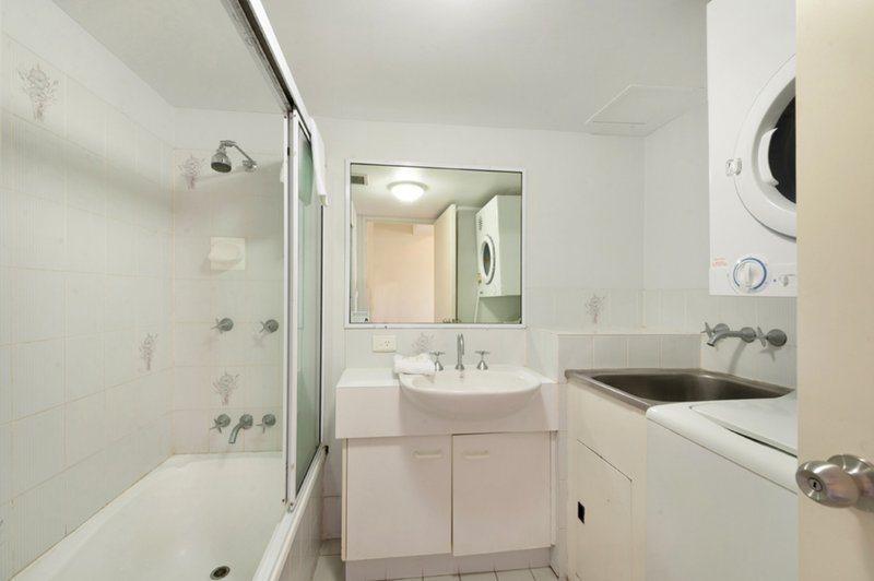 Photo - 27 Wharf Road, Surfers Paradise QLD 4217 - Image 11