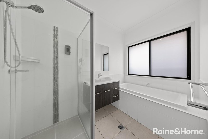 Photo - 27 Wheatley Drive, Airds NSW 2560 - Image 3