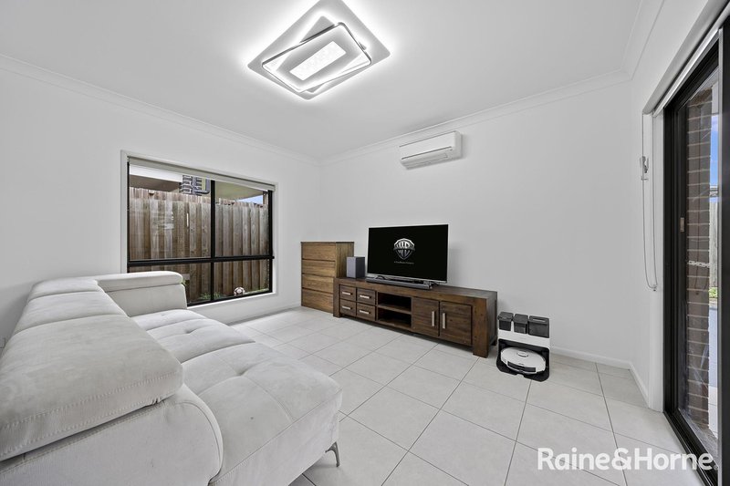 Photo - 27 Wheatley Drive, Airds NSW 2560 - Image 8