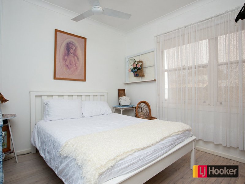 Photo - 27 Wilburtree Street, Hillvue NSW 2340 - Image 3