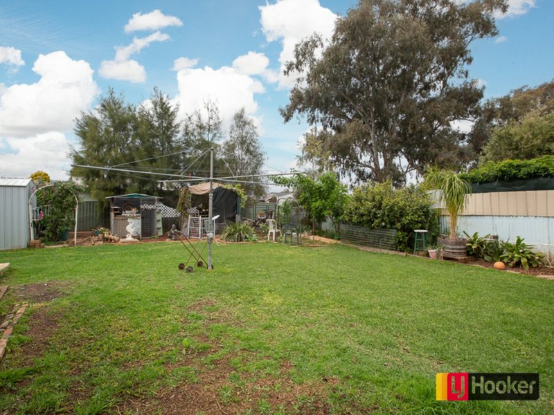 Photo - 27 Wilburtree Street, Hillvue NSW 2340 - Image 6