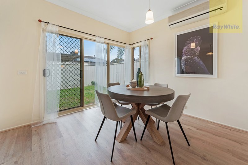 Photo - 27 Willmott Drive, Craigieburn VIC 3064 - Image 4