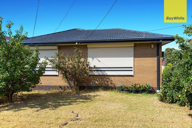 Photo - 27 Willow Avenue, St Albans VIC 3021 - Image 2